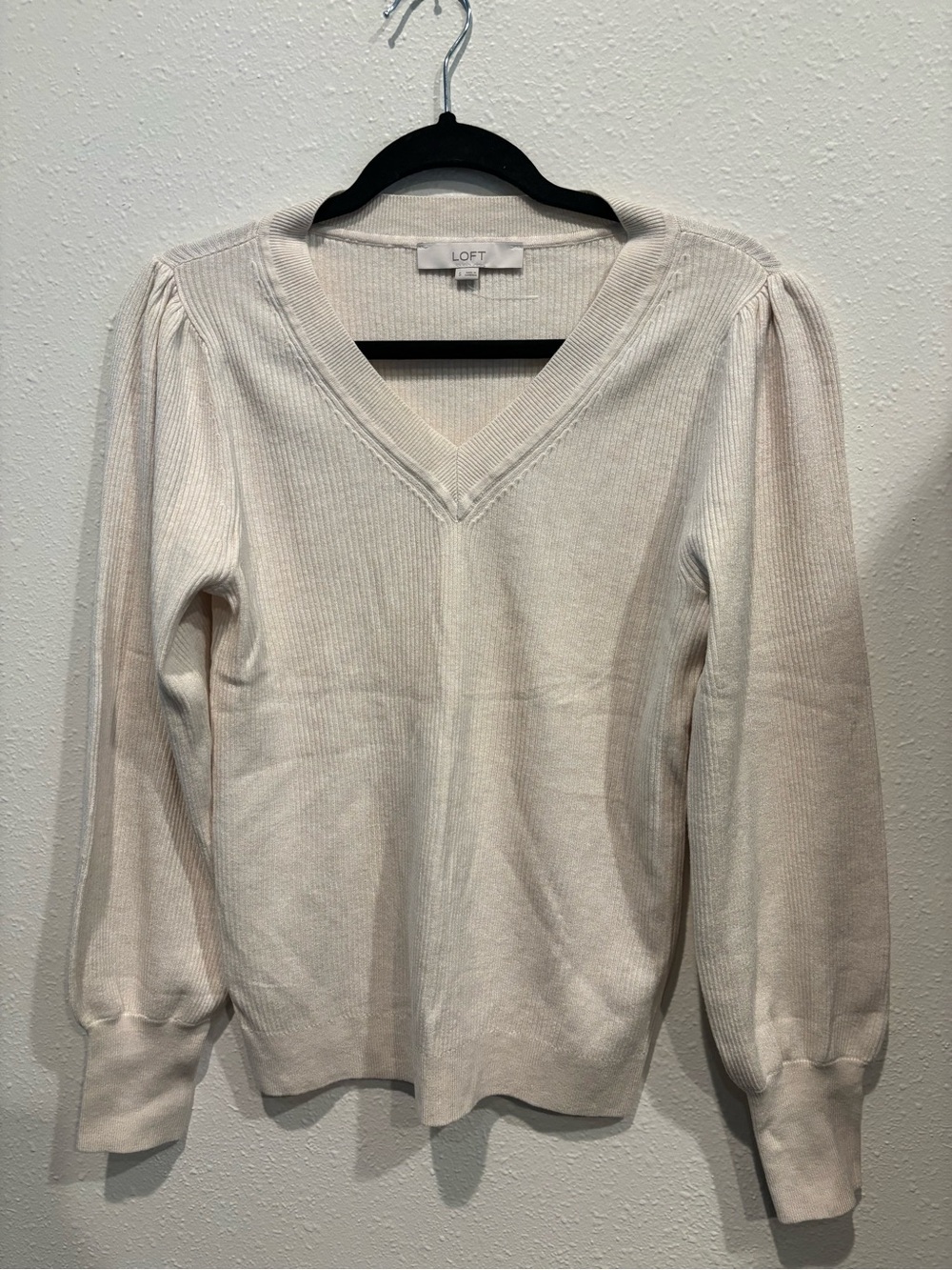 LOFT Cream V-Neck Ribbed Puff Sleeve Sweater small